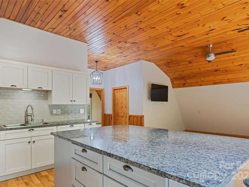 940 Haynes Cove, Clyde, NC 28721.  MLS# CAR4315182, YatesRealty ID 5839. 