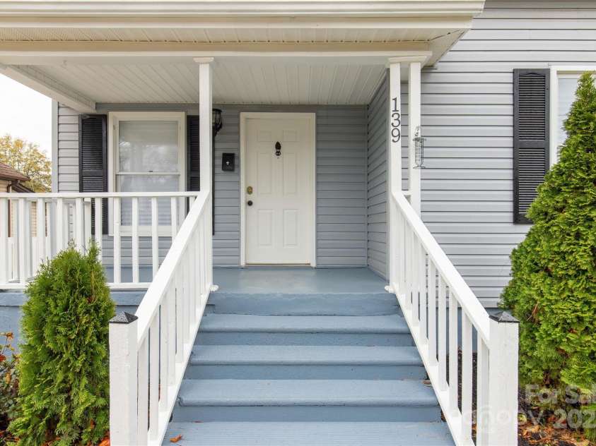 139 Ebenezer Avenue, Rock Hill, SC 29730.  MLS# CAR4192404, YatesRealty ID 584. Entrance