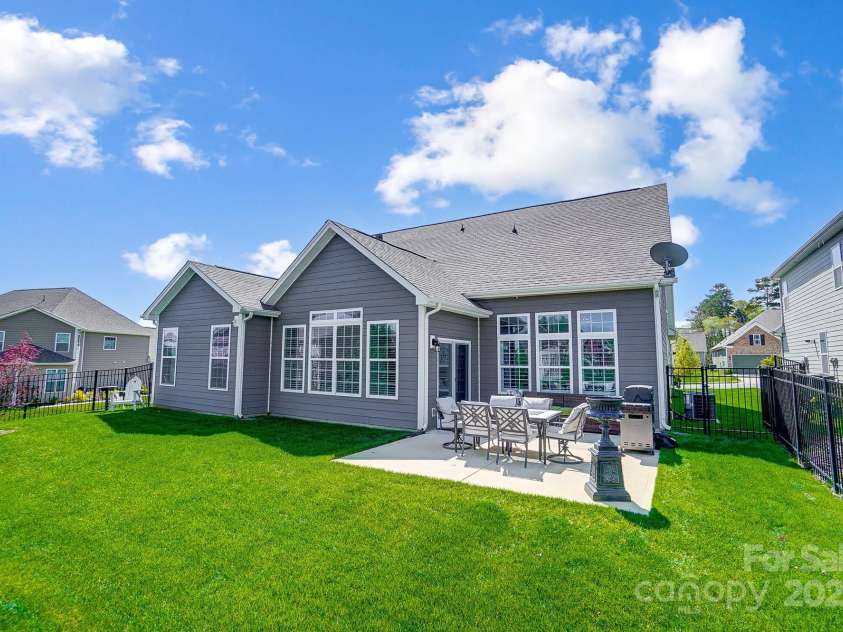 6276 Artigas Drive, Fort Mill, SC 29707.  MLS# CAR4238279, YatesRealty ID 5840. 