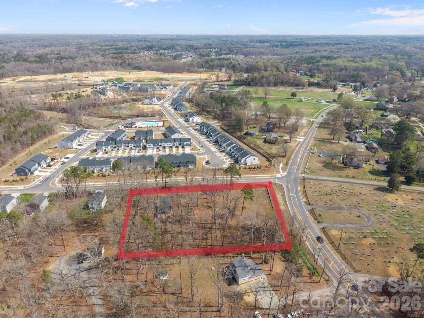 9121 Hutchinson Lane, Charlotte, NC 28216.  MLS# CAR4326445, YatesRealty ID 5840. 