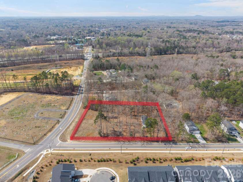 9121 Hutchinson Lane, Charlotte, NC 28216.  MLS# CAR4326445, YatesRealty ID 5840. 