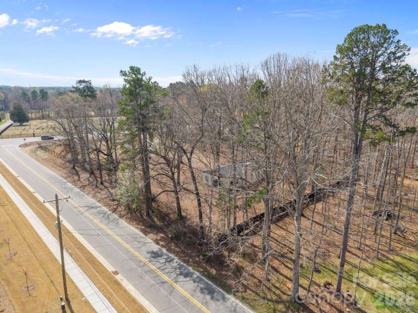 9121 Hutchinson Lane, Charlotte, NC 28216.  MLS# CAR4326445, YatesRealty ID 5840. 