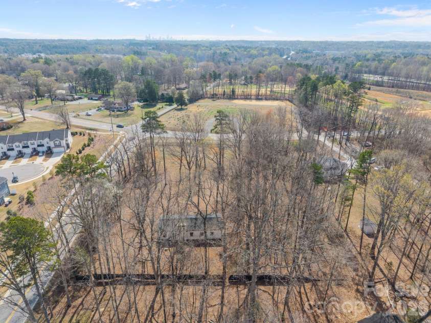 9121 Hutchinson Lane, Charlotte, NC 28216.  MLS# CAR4326445, YatesRealty ID 5840. 