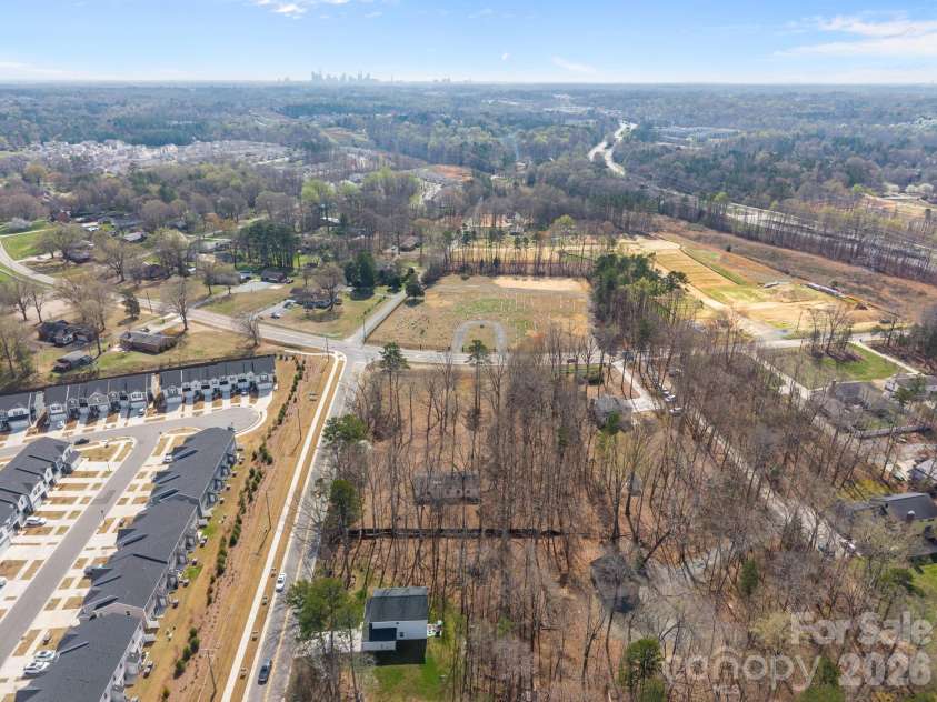 9121 Hutchinson Lane, Charlotte, NC 28216.  MLS# CAR4326445, YatesRealty ID 5840. 