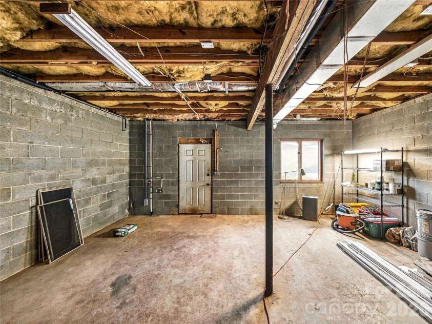 39 White Pine Drive, Fletcher, NC 28732.  MLS# CAR4437258, YatesRealty ID 58400. 