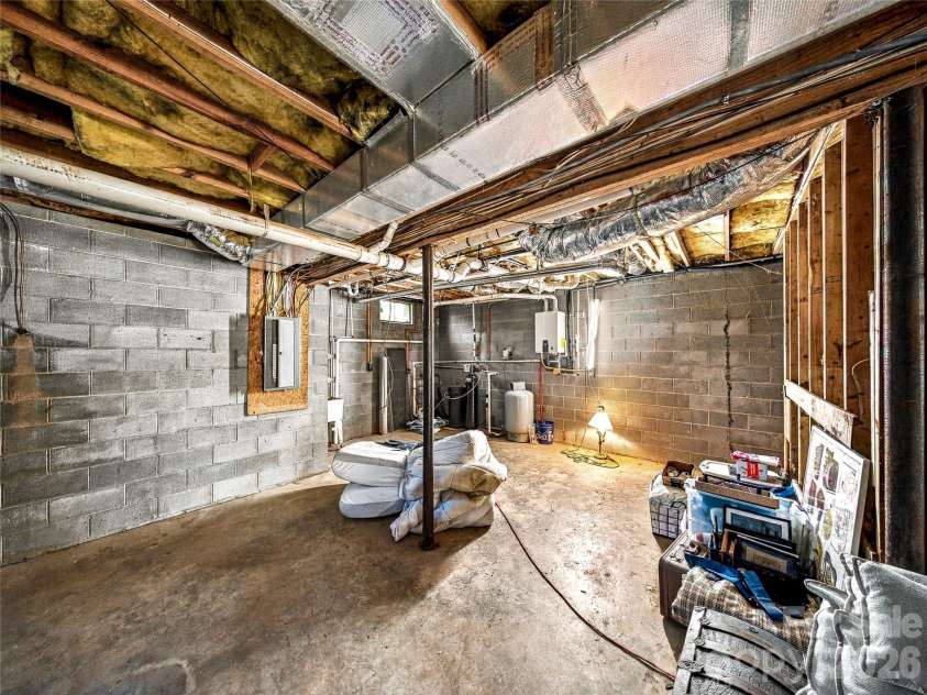 39 White Pine Drive, Fletcher, NC 28732.  MLS# CAR4437258, YatesRealty ID 58400. 