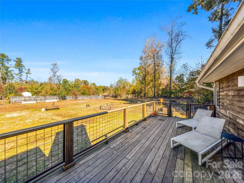 39 White Pine Drive, Fletcher, NC 28732.  MLS# CAR4437258, YatesRealty ID 58400. 