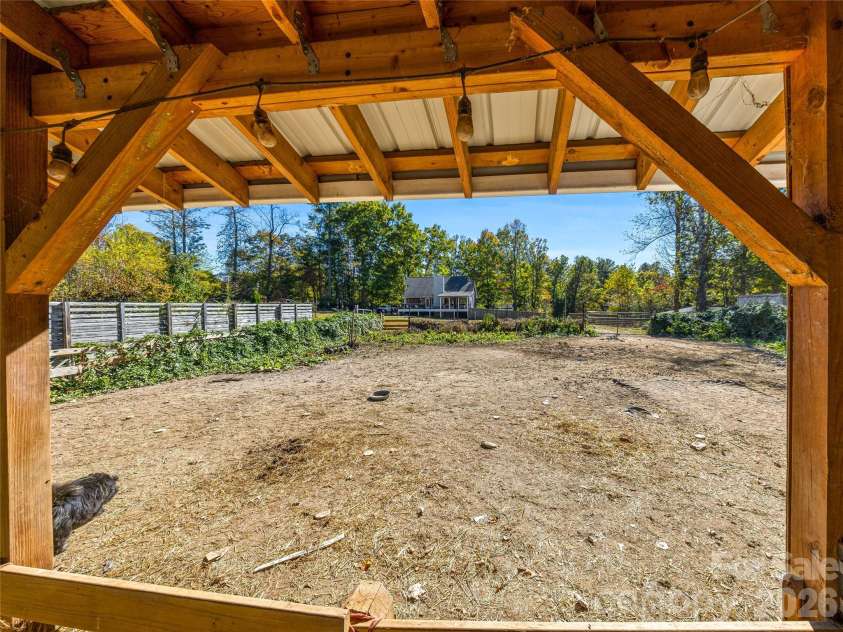 39 White Pine Drive, Fletcher, NC 28732.  MLS# CAR4437258, YatesRealty ID 58400. 