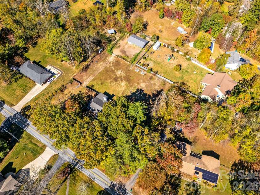 39 White Pine Drive, Fletcher, NC 28732.  MLS# CAR4437258, YatesRealty ID 58400. 