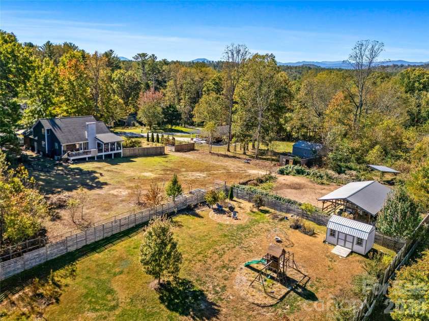 39 White Pine Drive, Fletcher, NC 28732.  MLS# CAR4437258, YatesRealty ID 58400. 