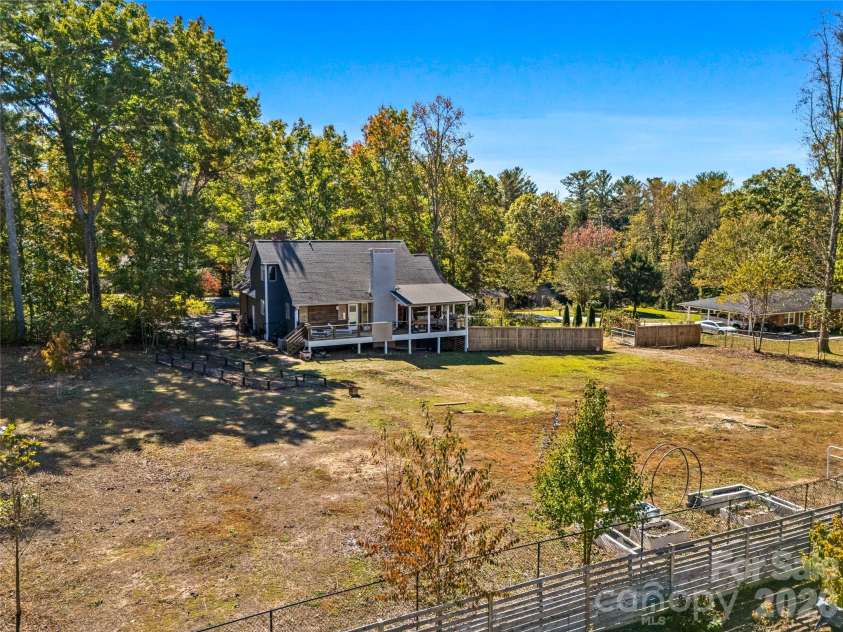 39 White Pine Drive, Fletcher, NC 28732.  MLS# CAR4437258, YatesRealty ID 58400. 