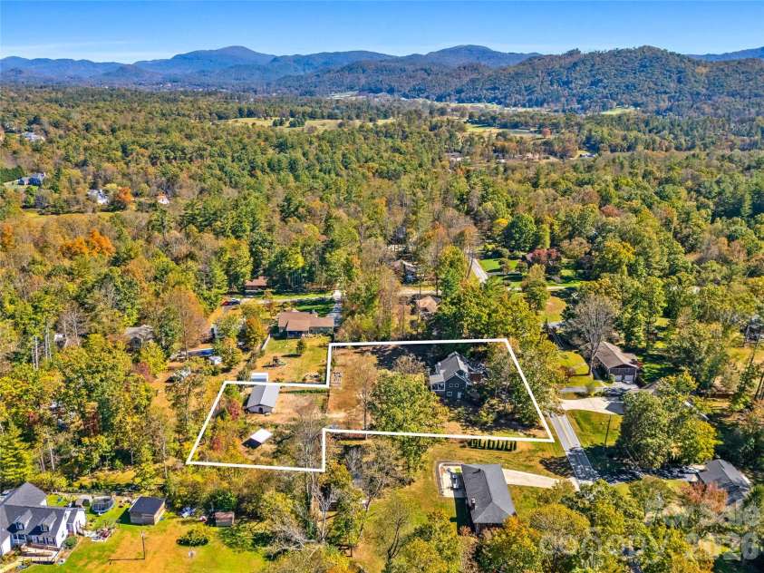 39 White Pine Drive, Fletcher, NC 28732.  MLS# CAR4437258, YatesRealty ID 58400. 