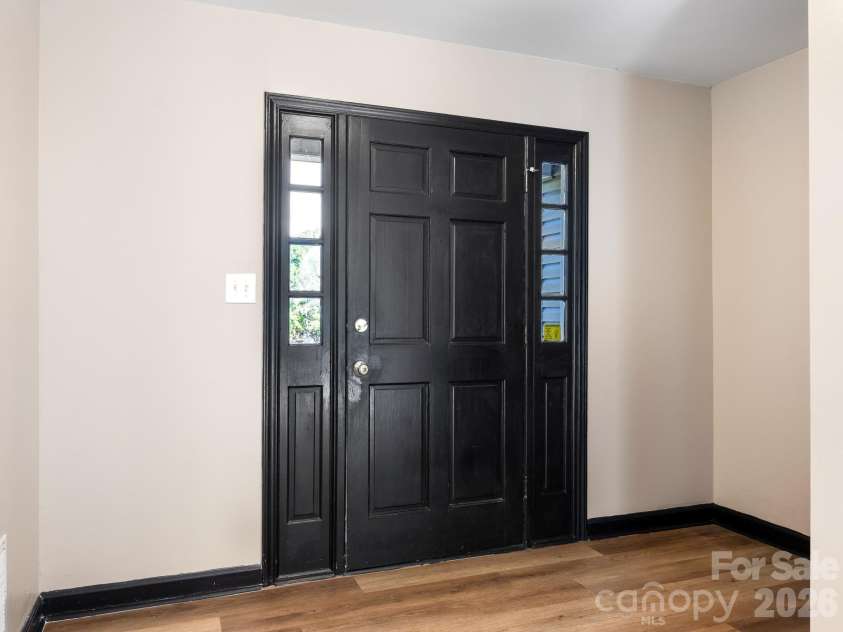1100 Dark Wood Court, Matthews, NC 28105.  MLS# CAR4436676, YatesRealty ID 58403. Entry