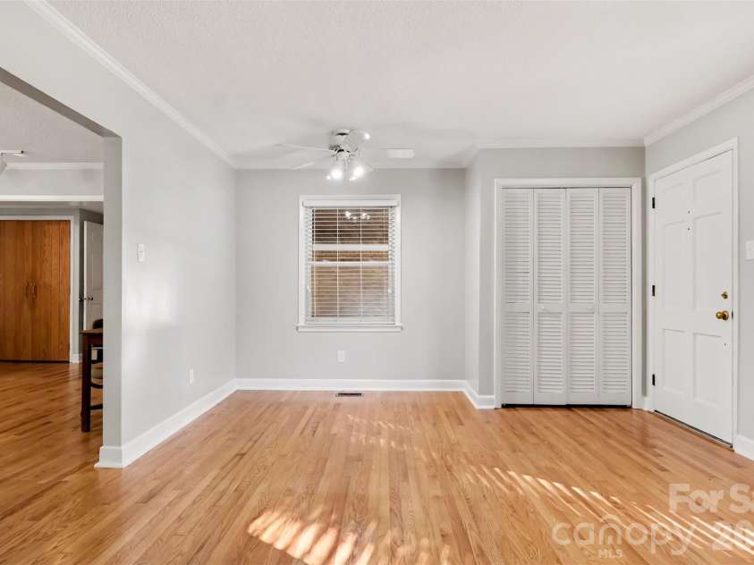 225 Edgewood Drive, Statesville, NC 28625.  MLS# CAR4436443, YatesRealty ID 58407. 