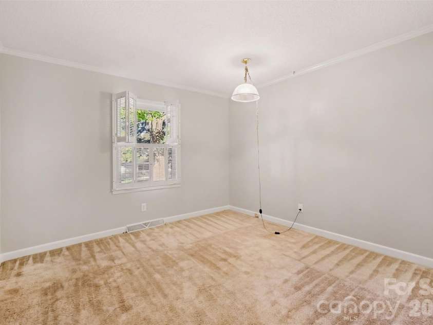 225 Edgewood Drive, Statesville, NC 28625.  MLS# CAR4436443, YatesRealty ID 58407. Bedroom 3