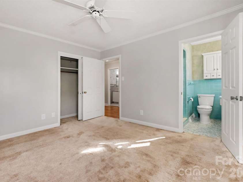 225 Edgewood Drive, Statesville, NC 28625.  MLS# CAR4436443, YatesRealty ID 58407. Primary Bedroom