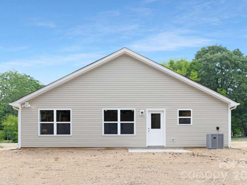 1237 Janice Road, Lincolnton, NC 28092.  MLS# CAR4416252, YatesRealty ID 58409. Representation