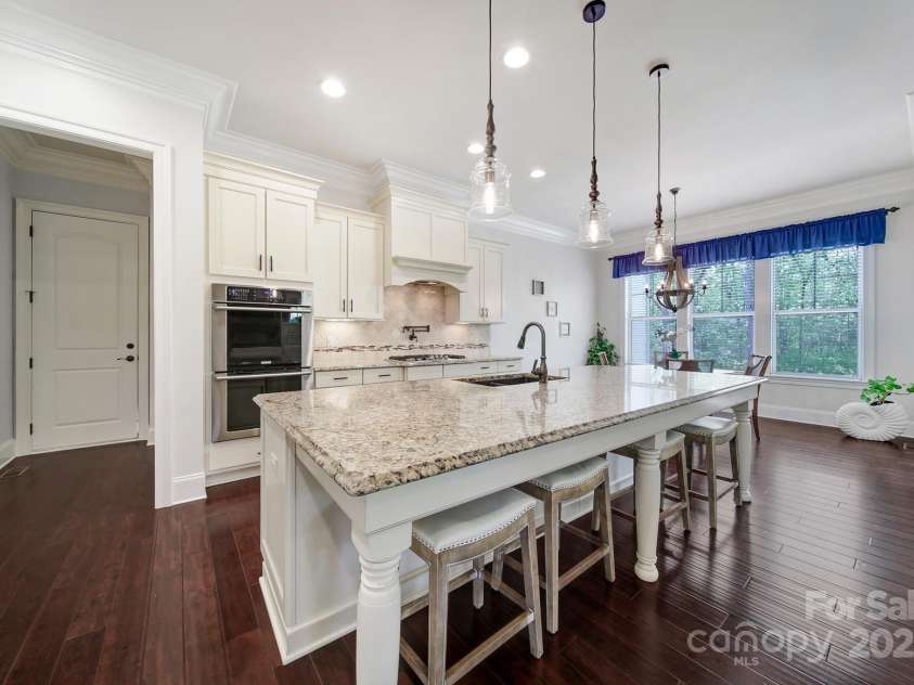 141 Forsythia Lane, Tega Cay, SC 29708.  MLS# CAR4243630, YatesRealty ID 5841. Kitchen