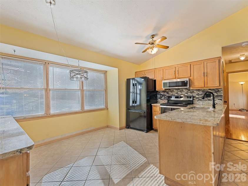 259 Hemlock Loop, Maggie Valley, NC 28751.  MLS# CAR4335980, YatesRealty ID 5841. 