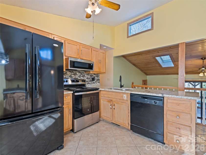 259 Hemlock Loop, Maggie Valley, NC 28751.  MLS# CAR4335980, YatesRealty ID 5841. 