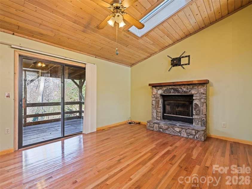 259 Hemlock Loop, Maggie Valley, NC 28751.  MLS# CAR4335980, YatesRealty ID 5841. 