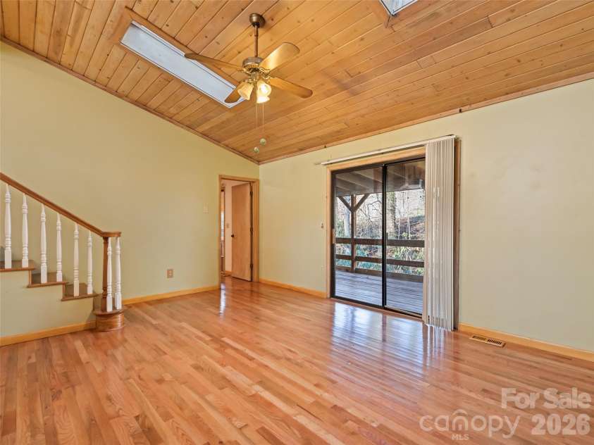 259 Hemlock Loop, Maggie Valley, NC 28751.  MLS# CAR4335980, YatesRealty ID 5841. 