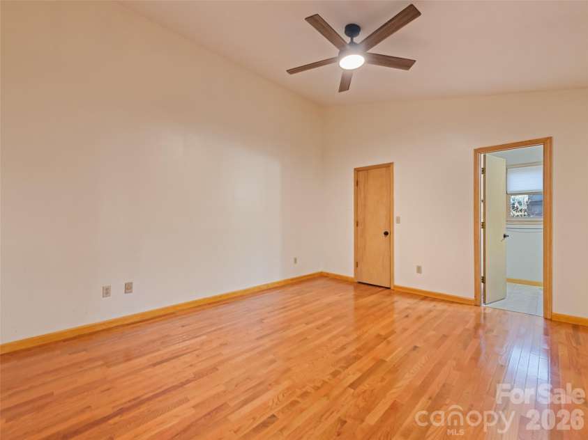 259 Hemlock Loop, Maggie Valley, NC 28751.  MLS# CAR4335980, YatesRealty ID 5841. 