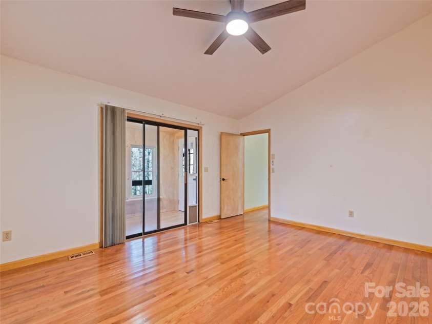 259 Hemlock Loop, Maggie Valley, NC 28751.  MLS# CAR4335980, YatesRealty ID 5841. 