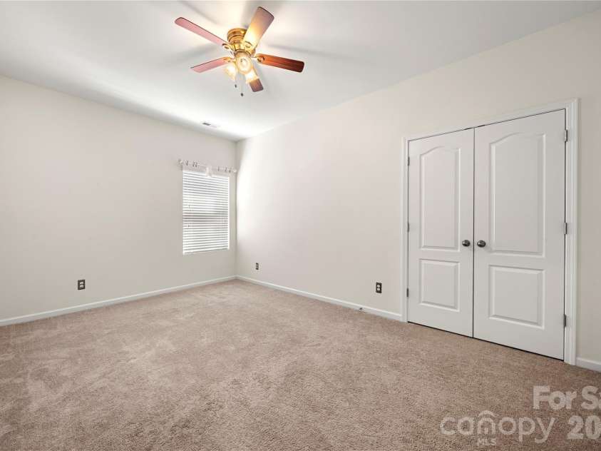 14719 Glenduff Place, Charlotte, NC 28278.  MLS# CAR4437576, YatesRealty ID 58416. 