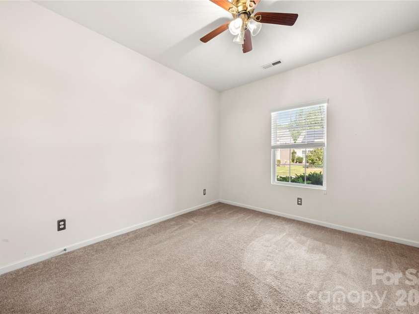 14719 Glenduff Place, Charlotte, NC 28278.  MLS# CAR4437576, YatesRealty ID 58416. 