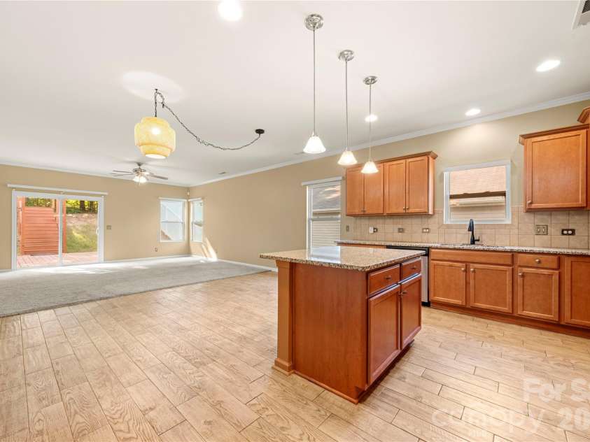 14719 Glenduff Place, Charlotte, NC 28278.  MLS# CAR4437576, YatesRealty ID 58416. Open Floor Plan