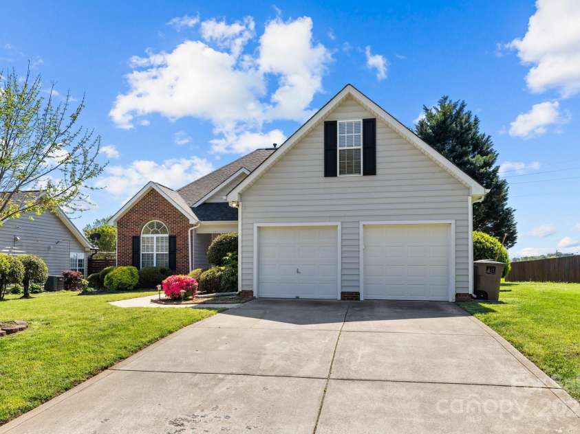 4705 Granite Court, Indian Trail, NC 28079.  MLS# CAR4245386, YatesRealty ID 5842. 