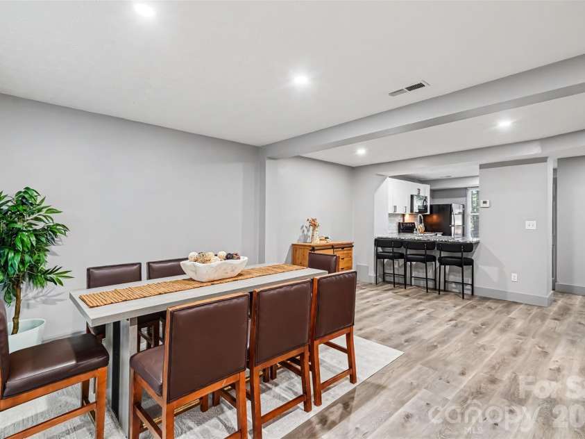 7304 Pebblestone Drive, Charlotte, NC 28212.  MLS# CAR4435000, YatesRealty ID 58421. 
