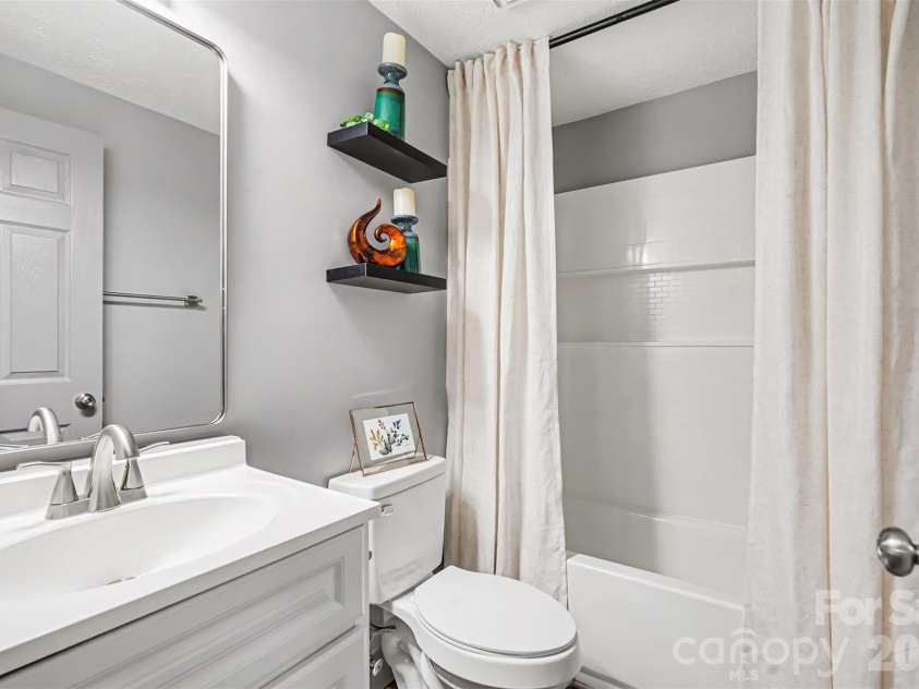 7304 Pebblestone Drive, Charlotte, NC 28212.  MLS# CAR4435000, YatesRealty ID 58421. 