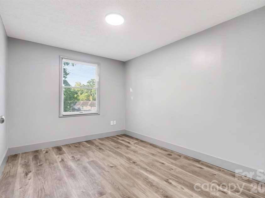 7304 Pebblestone Drive, Charlotte, NC 28212.  MLS# CAR4435000, YatesRealty ID 58421. 