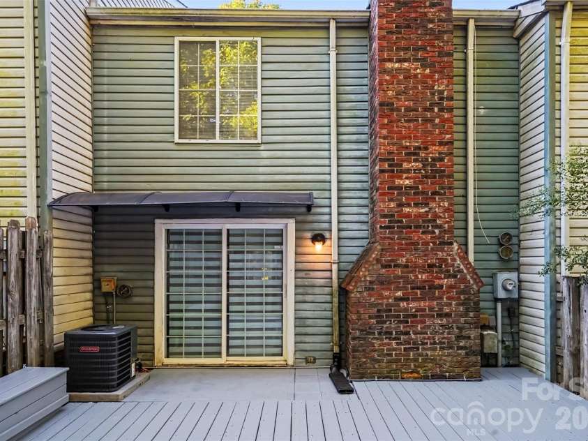 7304 Pebblestone Drive, Charlotte, NC 28212.  MLS# CAR4435000, YatesRealty ID 58421. 