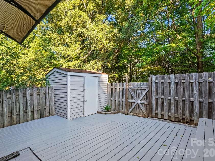 7304 Pebblestone Drive, Charlotte, NC 28212.  MLS# CAR4435000, YatesRealty ID 58421. 