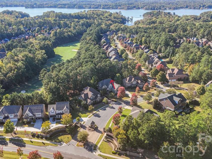 17733 Colleton River Lane, Charlotte, NC 28278.  MLS# CAR4436691, YatesRealty ID 58422. 