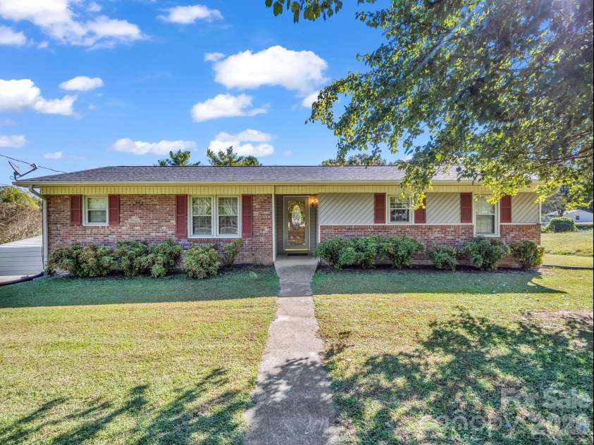 292 Bridges Drive, Forest City, NC 28043.  MLS# CAR4437409, YatesRealty ID 58424. 
