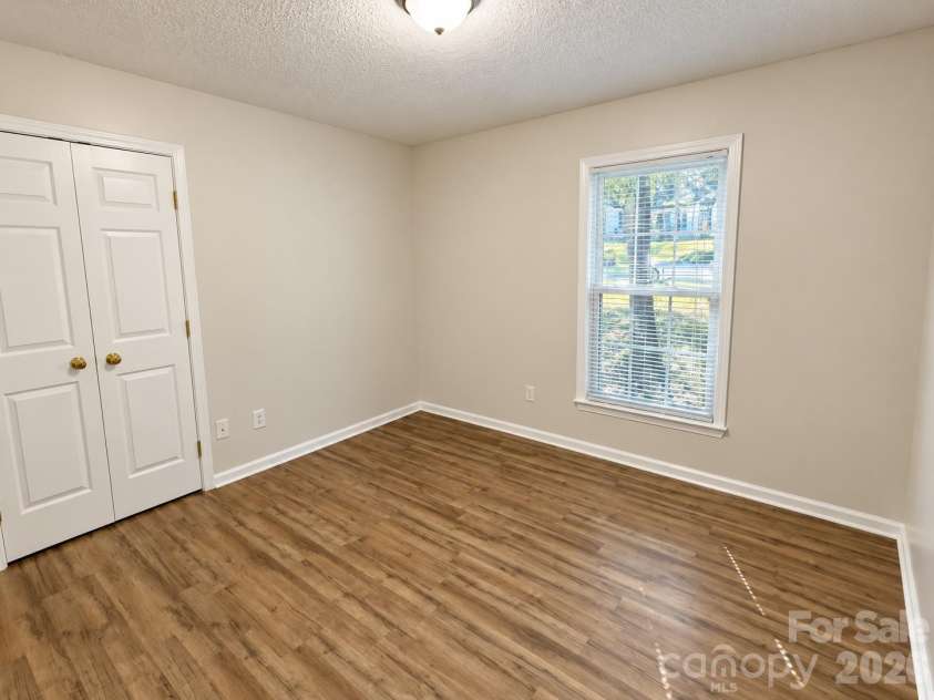 501 Mary Charlotte Drive, Charlotte, NC 28262.  MLS# CAR4437376, YatesRealty ID 58430. 
