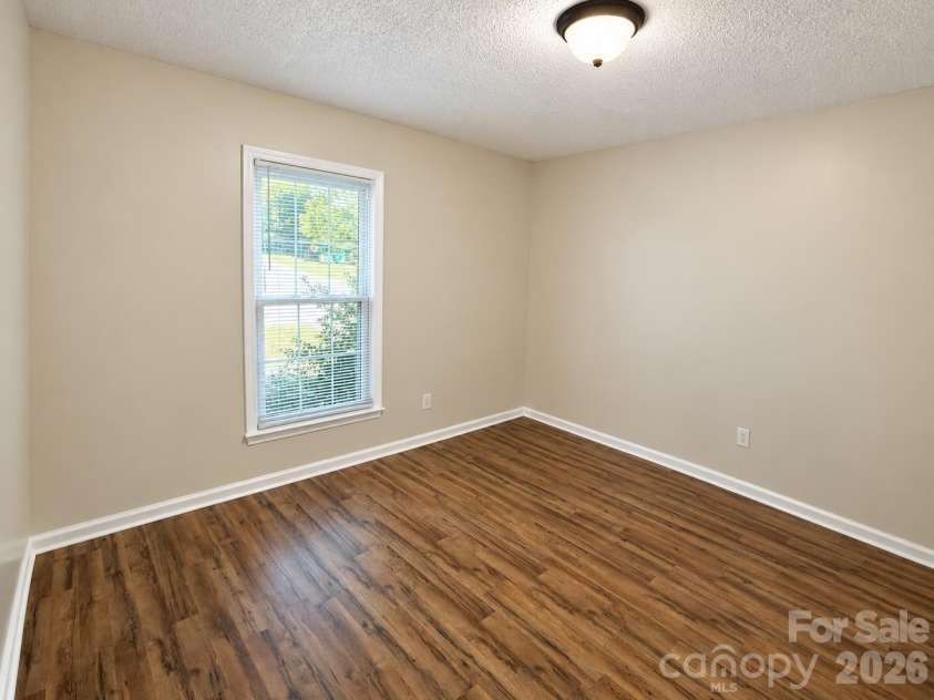 501 Mary Charlotte Drive, Charlotte, NC 28262.  MLS# CAR4437376, YatesRealty ID 58430. 
