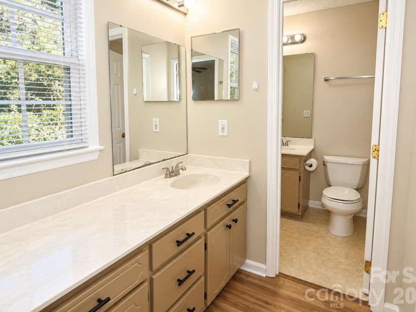 501 Mary Charlotte Drive, Charlotte, NC 28262.  MLS# CAR4437376, YatesRealty ID 58430. Primary Bath