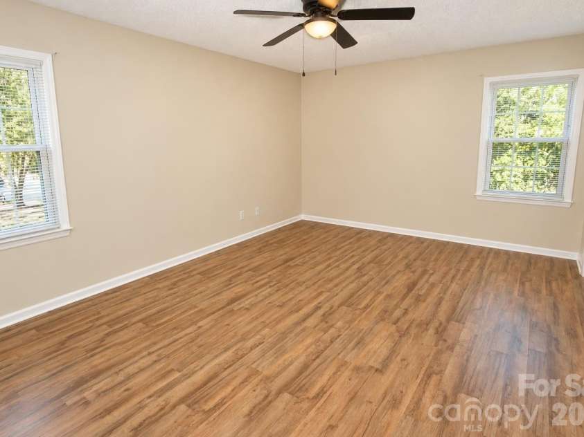 501 Mary Charlotte Drive, Charlotte, NC 28262.  MLS# CAR4437376, YatesRealty ID 58430. Primary Bedroom