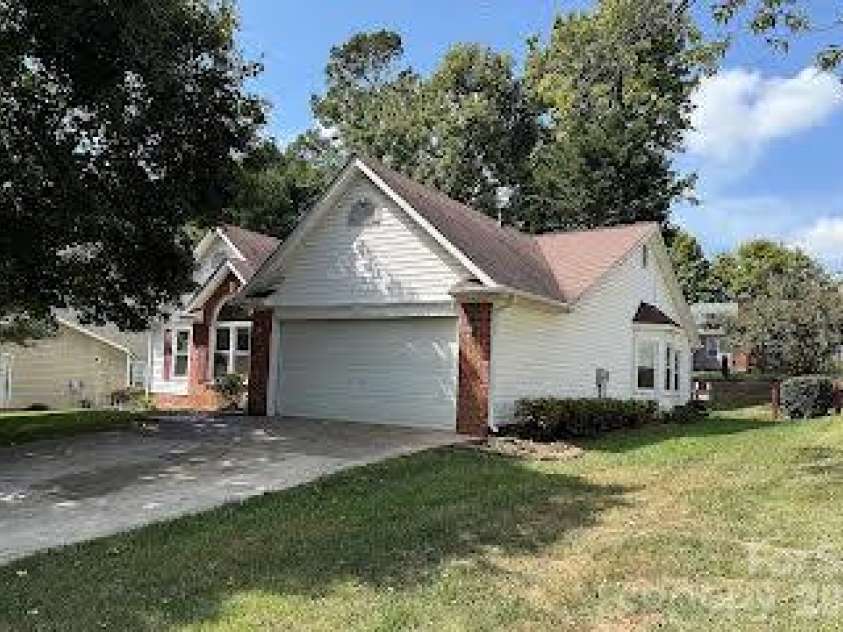 137 Citation Drive, Mooresville, NC 28117.  MLS# CAR4437338, YatesRealty ID 58432. 