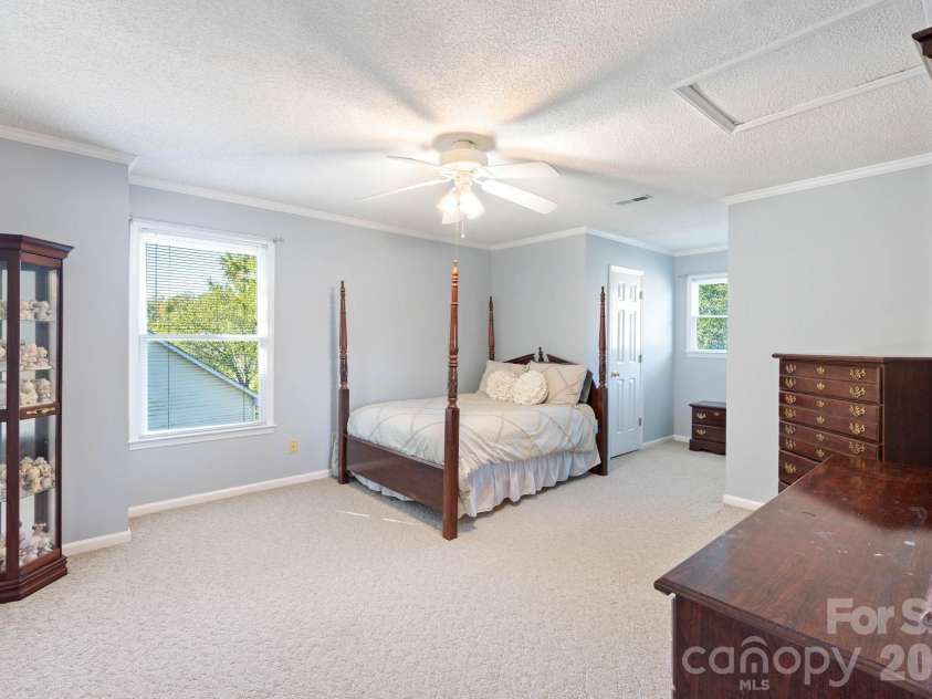 990 Royal Drive, Lincolnton, NC 28092.  MLS# CAR4434784, YatesRealty ID 58433. 