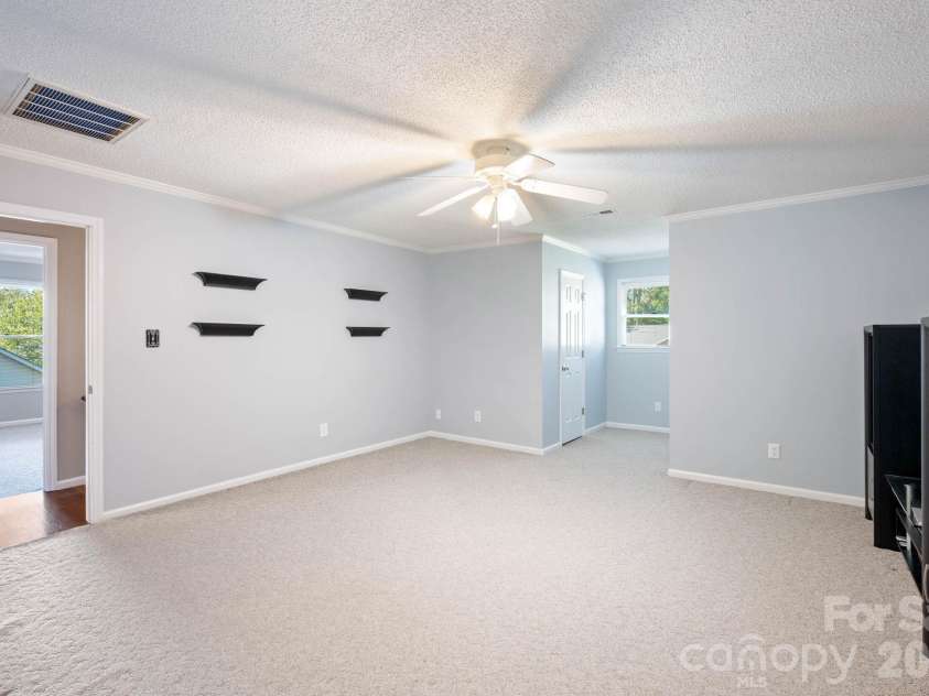 990 Royal Drive, Lincolnton, NC 28092.  MLS# CAR4434784, YatesRealty ID 58433. 