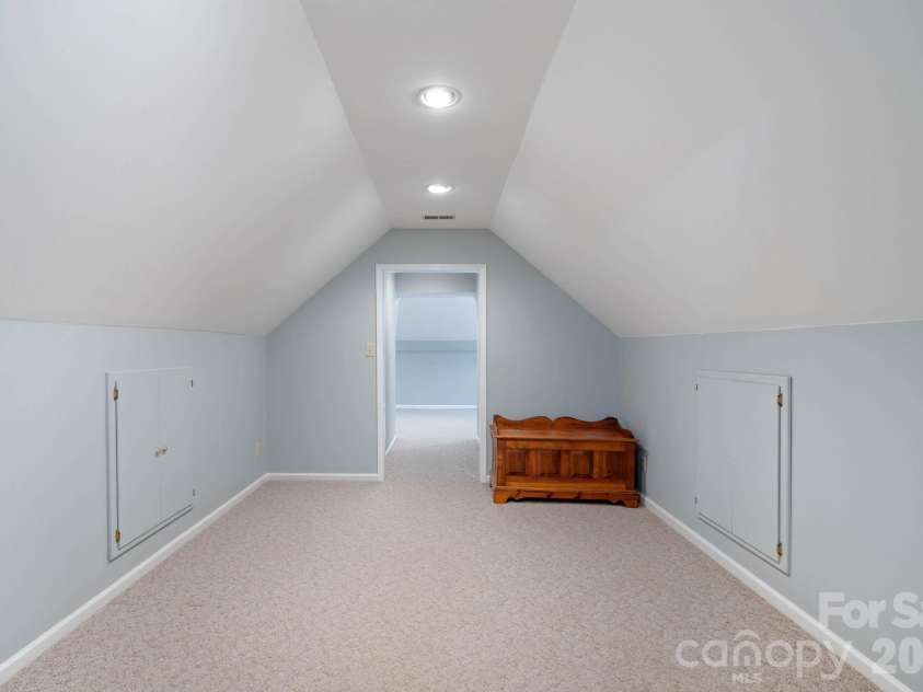 990 Royal Drive, Lincolnton, NC 28092.  MLS# CAR4434784, YatesRealty ID 58433. 