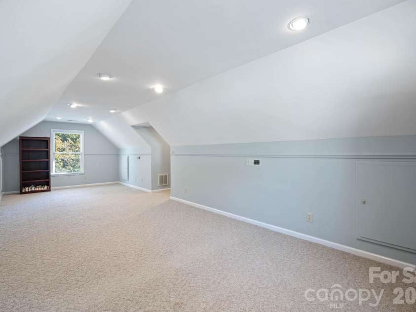 990 Royal Drive, Lincolnton, NC 28092.  MLS# CAR4434784, YatesRealty ID 58433. 