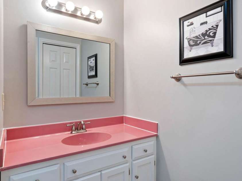 990 Royal Drive, Lincolnton, NC 28092.  MLS# CAR4434784, YatesRealty ID 58433. 