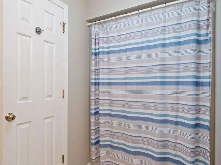 990 Royal Drive, Lincolnton, NC 28092.  MLS# CAR4434784, YatesRealty ID 58433. 